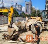 黑恶肏女人屄视频高温下的坚守｜道路建设者用汗水铺就畅通路